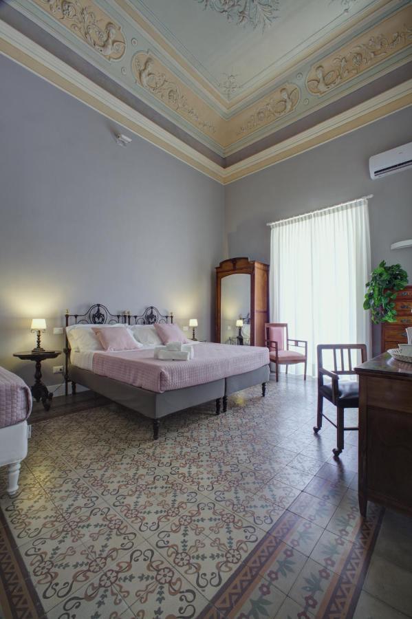 Palazzo Pastura B&B And Apartments Катанія Екстер'єр фото