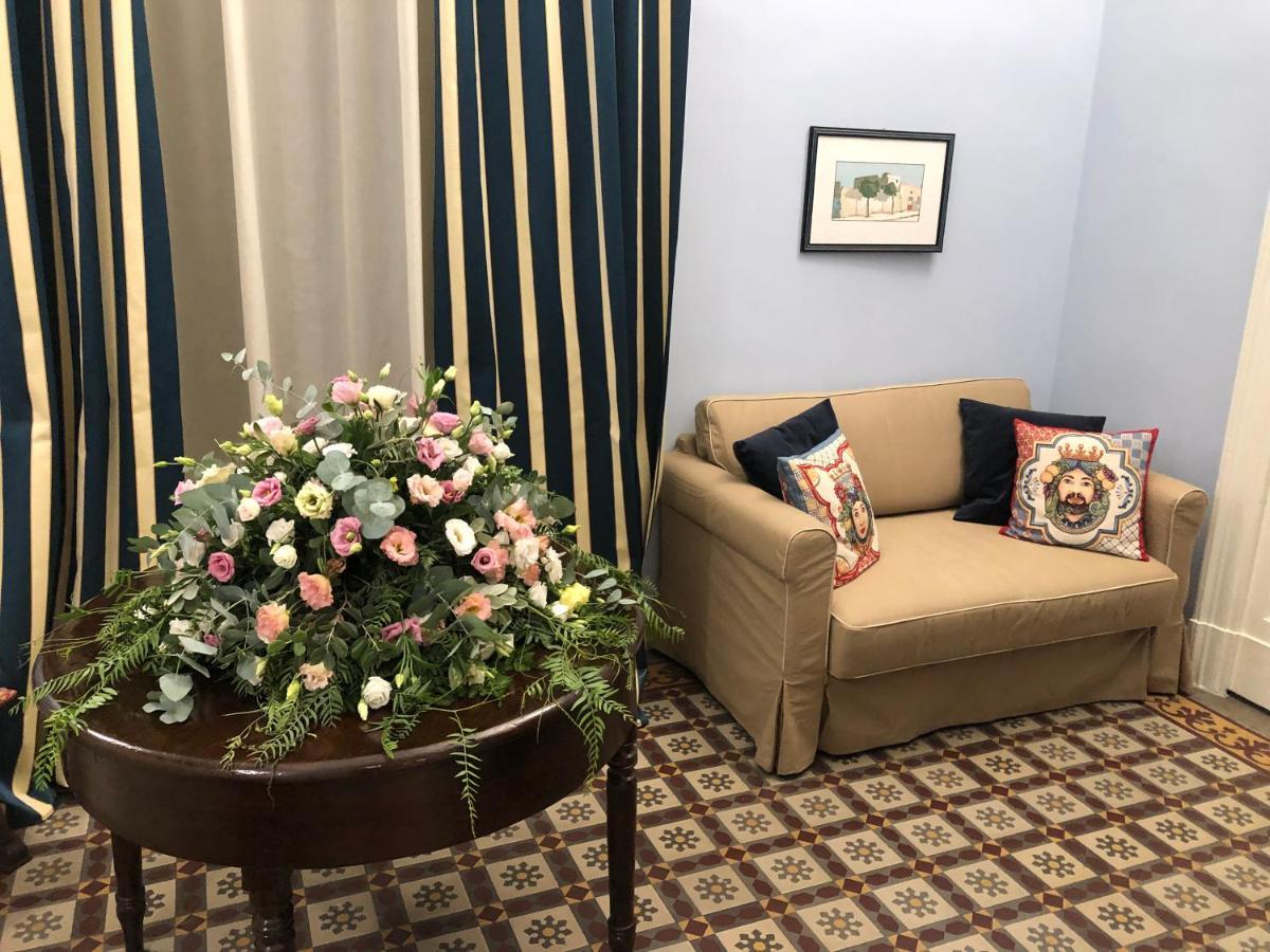 Palazzo Pastura B&B And Apartments Катанія Екстер'єр фото
