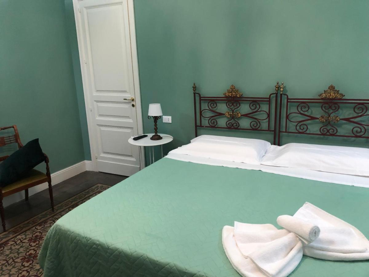 Palazzo Pastura B&B And Apartments Катанія Екстер'єр фото